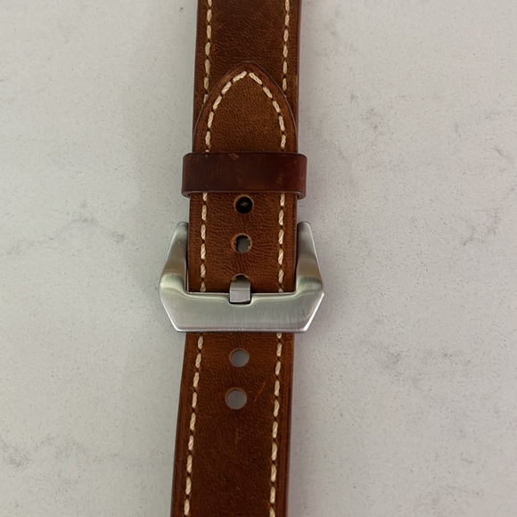 Apple Watch Leather Band - Picture 2 of 6